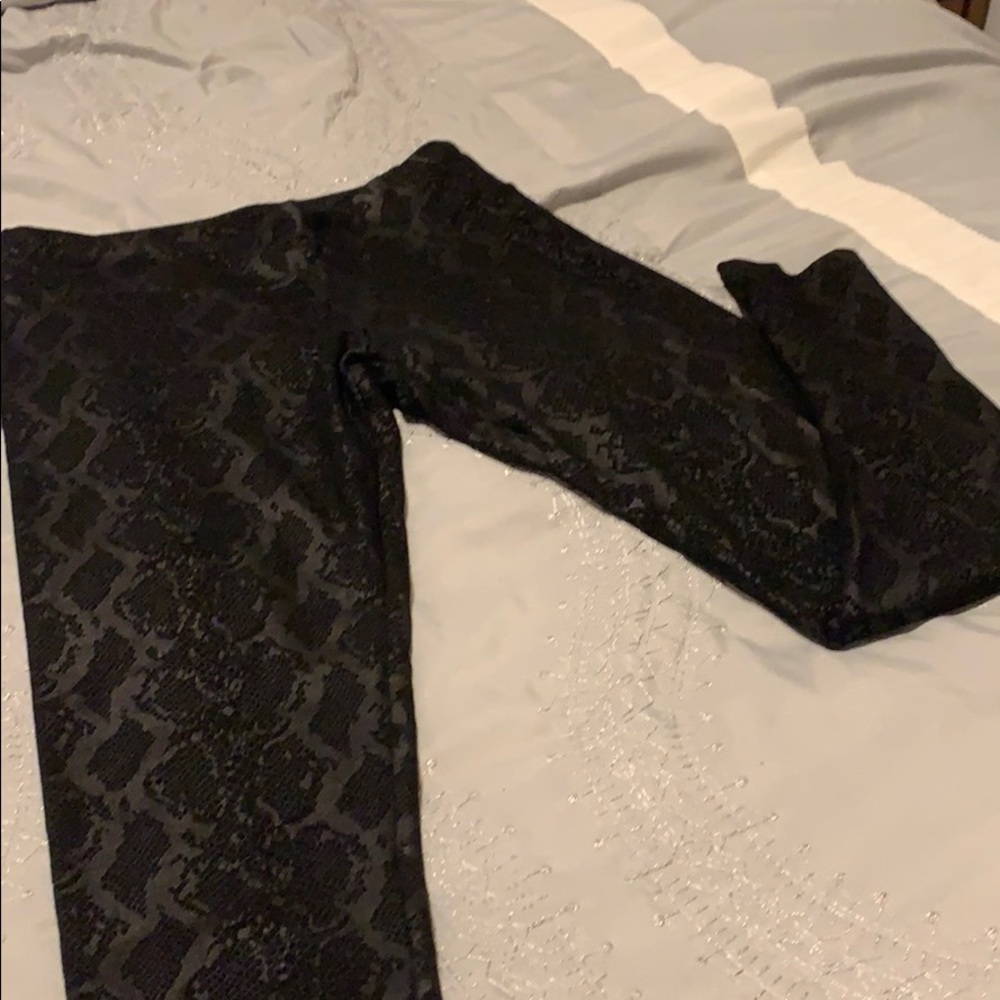 Super Comfy Black Snakeskin Leggings